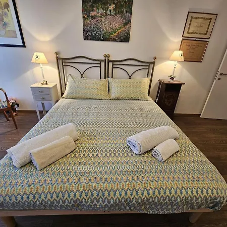 Luna Center Free Parking *