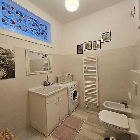 Luna Center Free Parking *