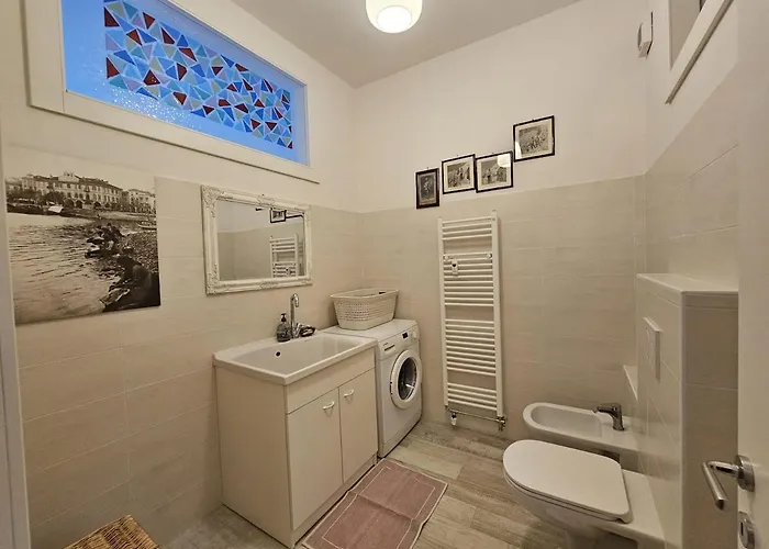 Luna Center Free Parking *